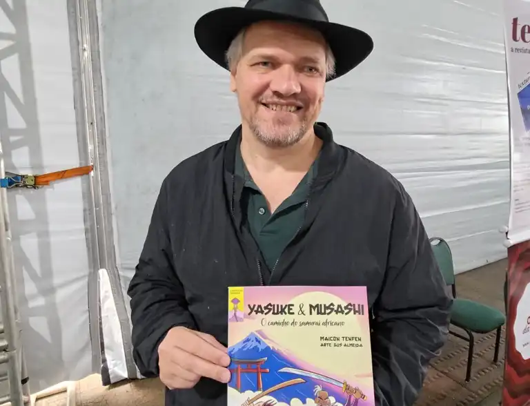 Maicon Tenfen apresenta Yasuke & Musashi na 2ª Bienal do Livro de Jaraguá do Sul